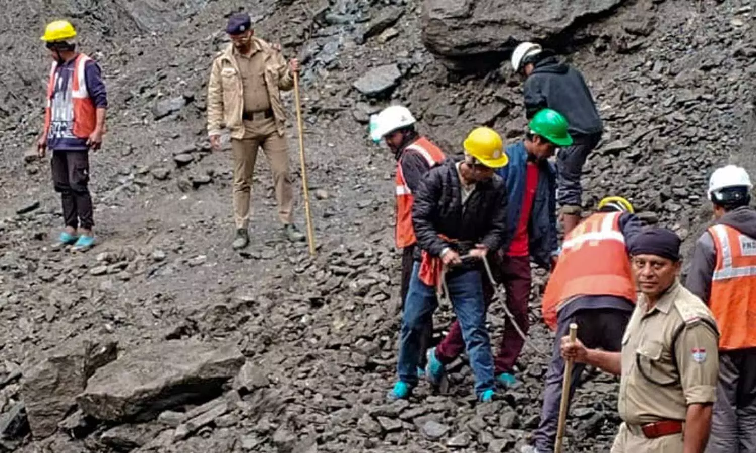About 15,000 pilgrims stranded along Kedarnath trek route after landslide evacuated About 15,000 pilgrims stranded along Kedarnath trek route after landslide evacuated