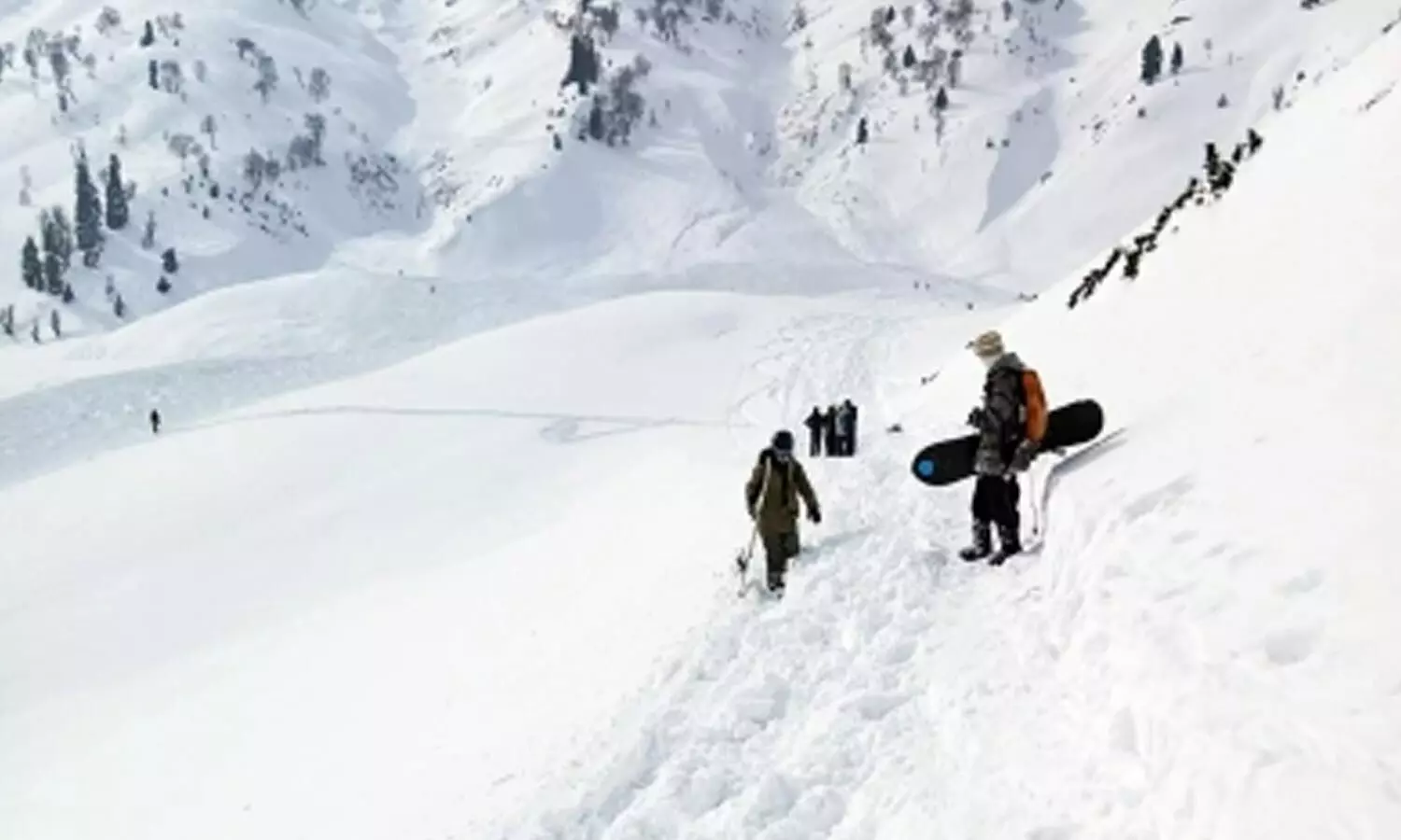Nepal Avalanche, Himlung Base Camp, Manang District, Nepal Rescue Operation, Himalayan Disaster Nepal Avalanche, Himlung Base Camp, Manang District, Nepal Rescue Operation, Himalayan Disaster