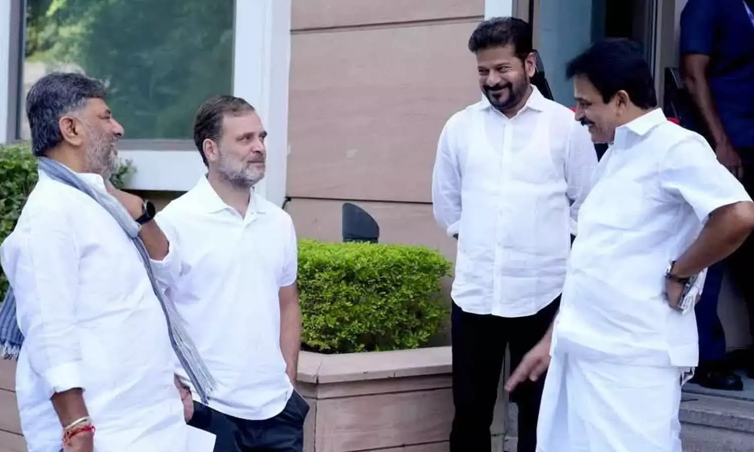 Revanth meets Rahul, Venugopal Revanth meets Rahul, Venugopal