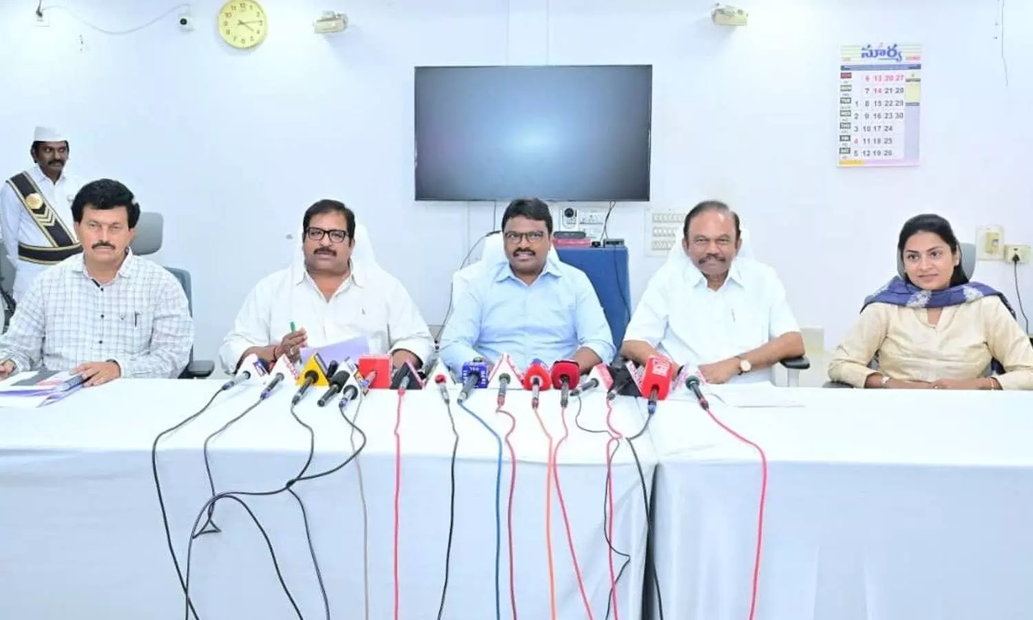 Ongole Municipal Corporation special officer and district collector P Raja Babu, MP Magunta Srinivasulu Reddy and MLA Damacharla Janardhana Rao speaking at a press meet in Ongole on Tuesday Ongole Municipal Corporation special officer and district collector P Raja Babu, MP Magunta Srinivasulu Reddy and MLA Damacharla Janardhana Rao speaking at a press meet in Ongole on Tuesday