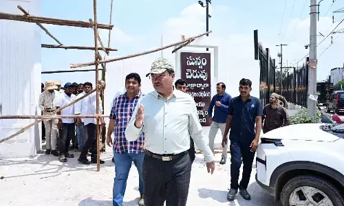 HYDRAA Commissioner AV Ranganath inspecting development and beautification works at Sunnam Cheruvu in Borabanda