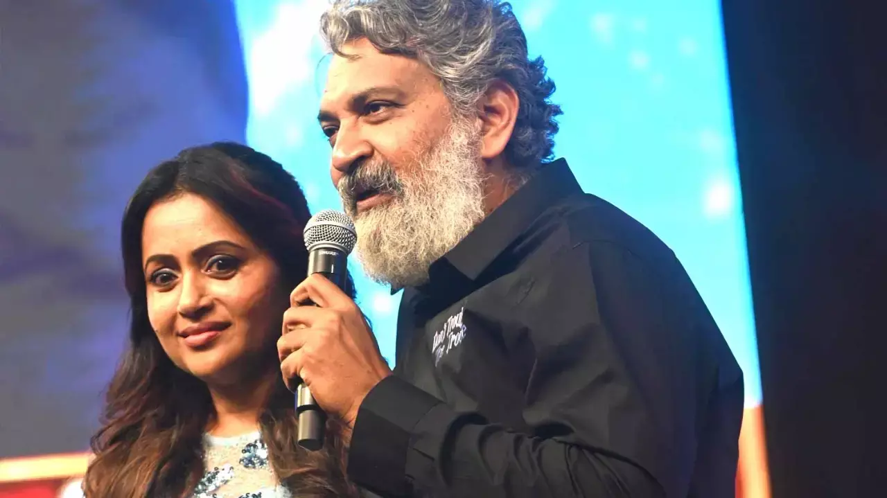 Suma Kanakala Gets Emotional Over SS Rajamouli’s Heartfelt AV Suma Kanakala Gets Emotional Over SS Rajamouli’s Heartfelt AV