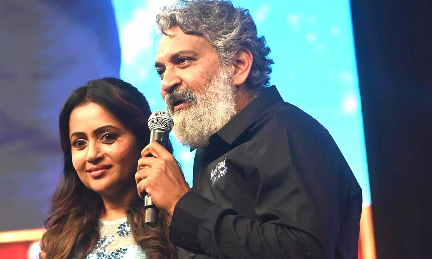 Suma Kanakala Gets Emotional Over SS Rajamouli’s Heartfelt AV Suma Kanakala Gets Emotional Over SS Rajamouli’s Heartfelt AV