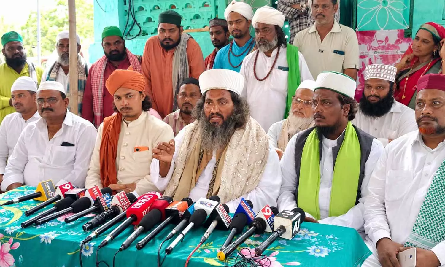 Sufi Samaj State Convenor Mohammed Altaf Ali Raza Baba addressing the media during a protest at ESR Gardens in Mangalagiri on Wednesday Sufi Samaj State Convenor Mohammed Altaf Ali Raza Baba addressing the media during a protest at ESR Gardens in Mangalagiri on Wednesday