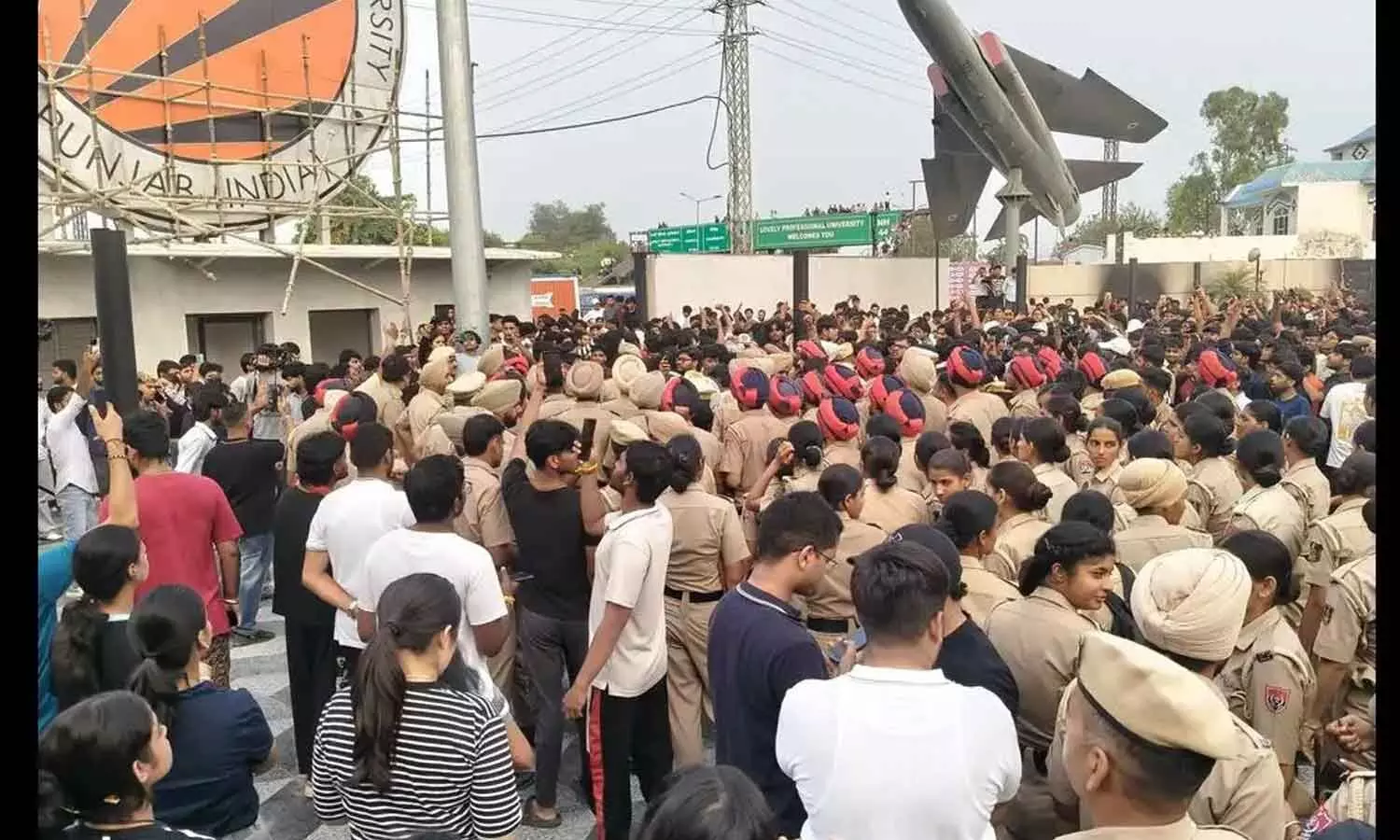 LPU protest: HC seeks status report from govt LPU protest: HC seeks status report from govt