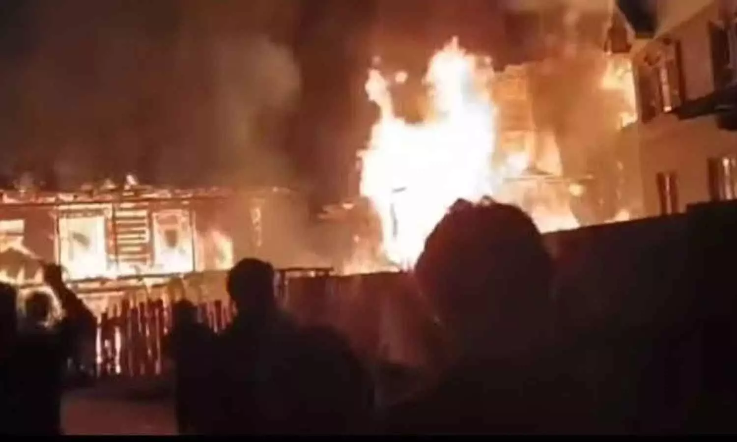 Eight houses gutted in blaze in J-K’s Kishtwar Eight houses gutted in blaze in J-K’s Kishtwar
