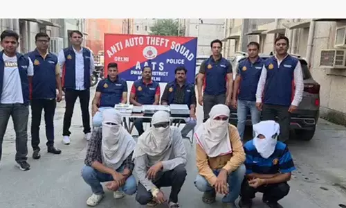 Illegal international call centre busted in Dwarka; five cyber fraudsters arrested for impersonating Amazon, Apple support agents Illegal international call centre busted in Dwarka; five cyber fraudsters arrested for impersonating Amazon, Apple support agents