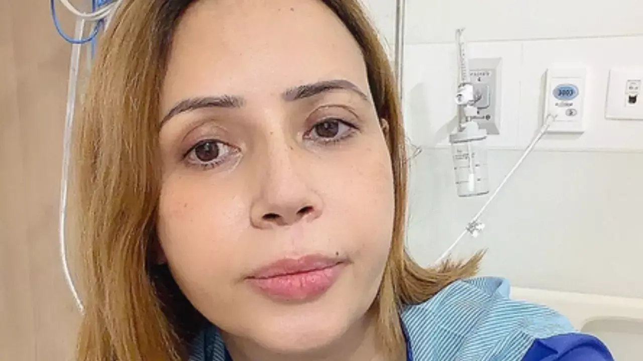 Actress and stage 4 cancer survivor Rozlyn Khan Actress and stage 4 cancer survivor Rozlyn Khan