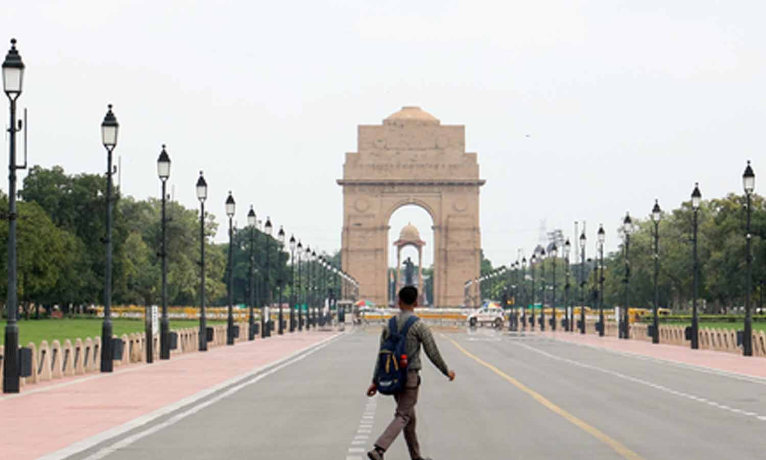 Delhi Stays Dry as Cooler Nights Approach, AQI Moderate