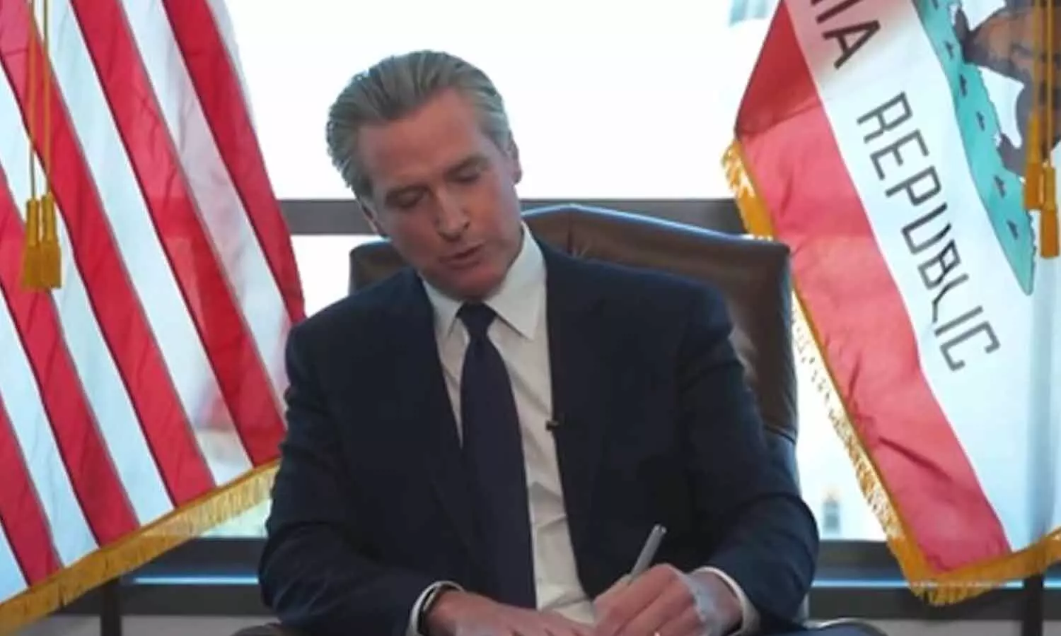 California bans marriage for under-18s California bans marriage for under-18s