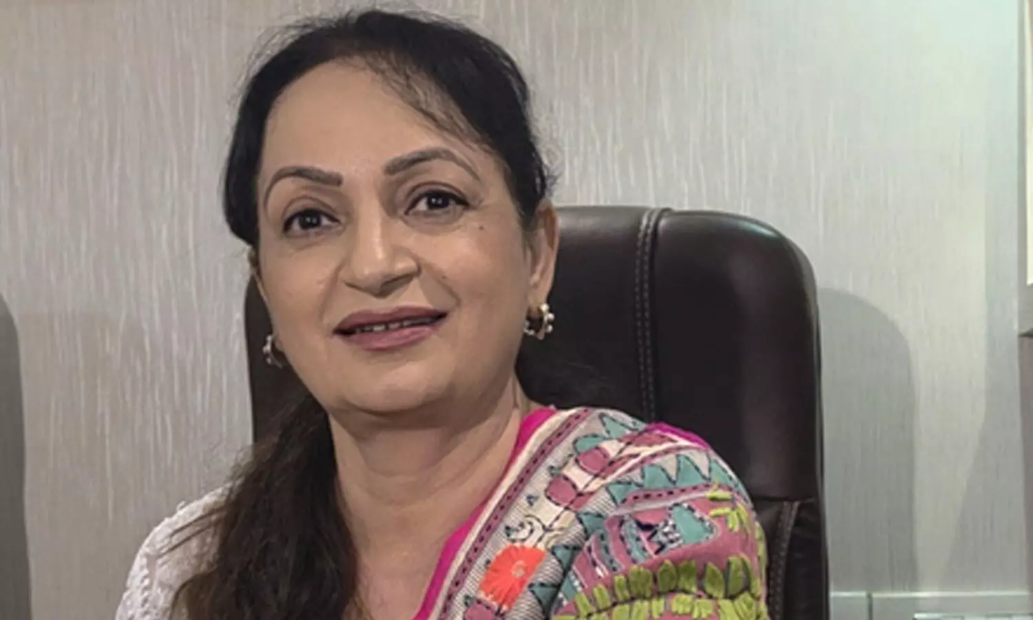 Upasana Singh says Poonam Dhillon issued her show-cause notice for supporting Ranveer Singh amid Don 3 row Upasana Singh says Poonam Dhillon issued her show-cause notice for supporting Ranveer Singh amid Don 3 row