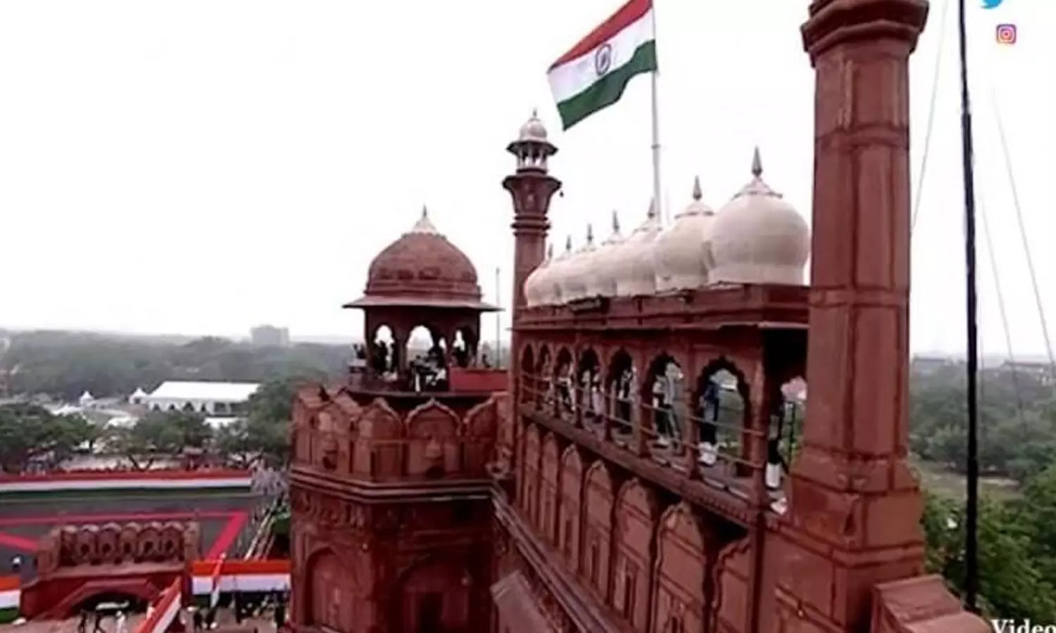 Delhi Turns Fortress: Stage Set for ‘Save Democracy’ Showdown Delhi Turns Fortress: Stage Set for ‘Save Democracy’ Showdown