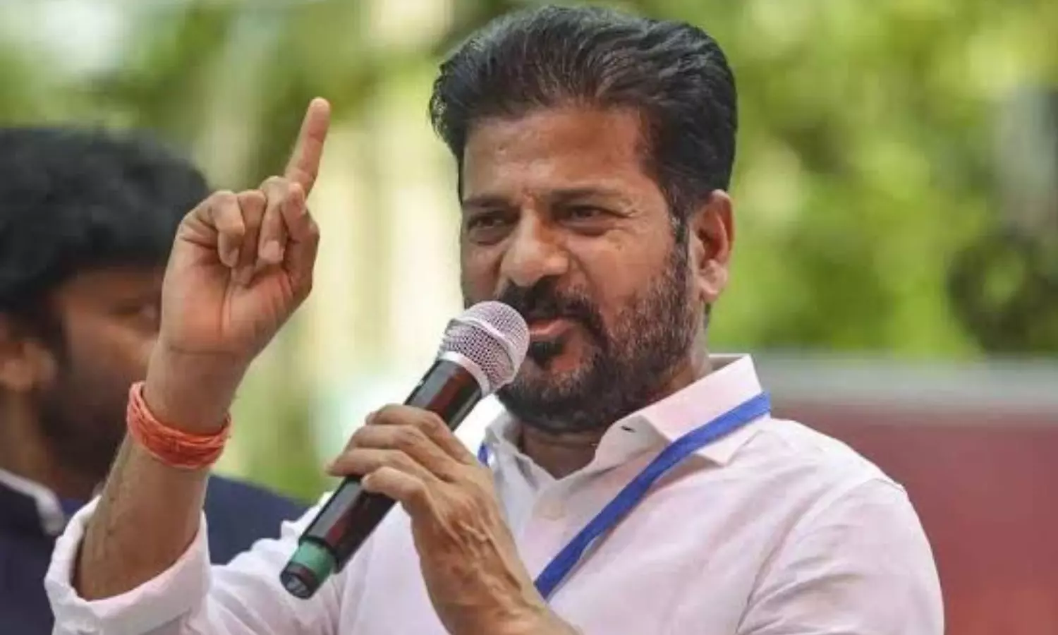 Chief Minister Revanth Reddy announced that a common travel pass for RTC buses and the Metro in Hyderabad Chief Minister Revanth Reddy announced that a common travel pass for RTC buses and the Metro in Hyderabad