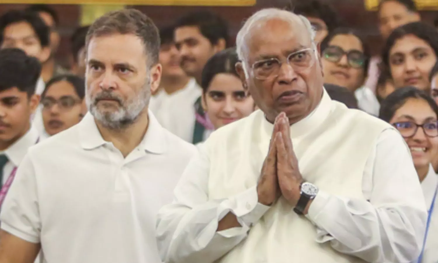 Amarinder Singh Raja Warring resigned as the state party chief. He met Rahul Gandhi in Delhi Amarinder Singh Raja Warring resigned as the state party chief. He met Rahul Gandhi in Delhi