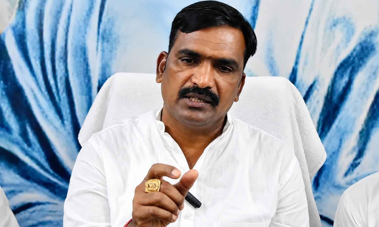 Congress Challenges KTR to Document Claims About Hotel Ownership