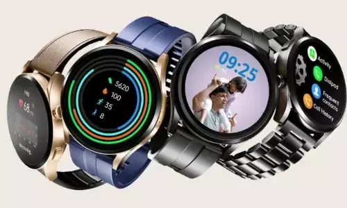 7 Best AMOLED Smartwatches Under Rs 3,000 From boAt, Noise, Redmi and More