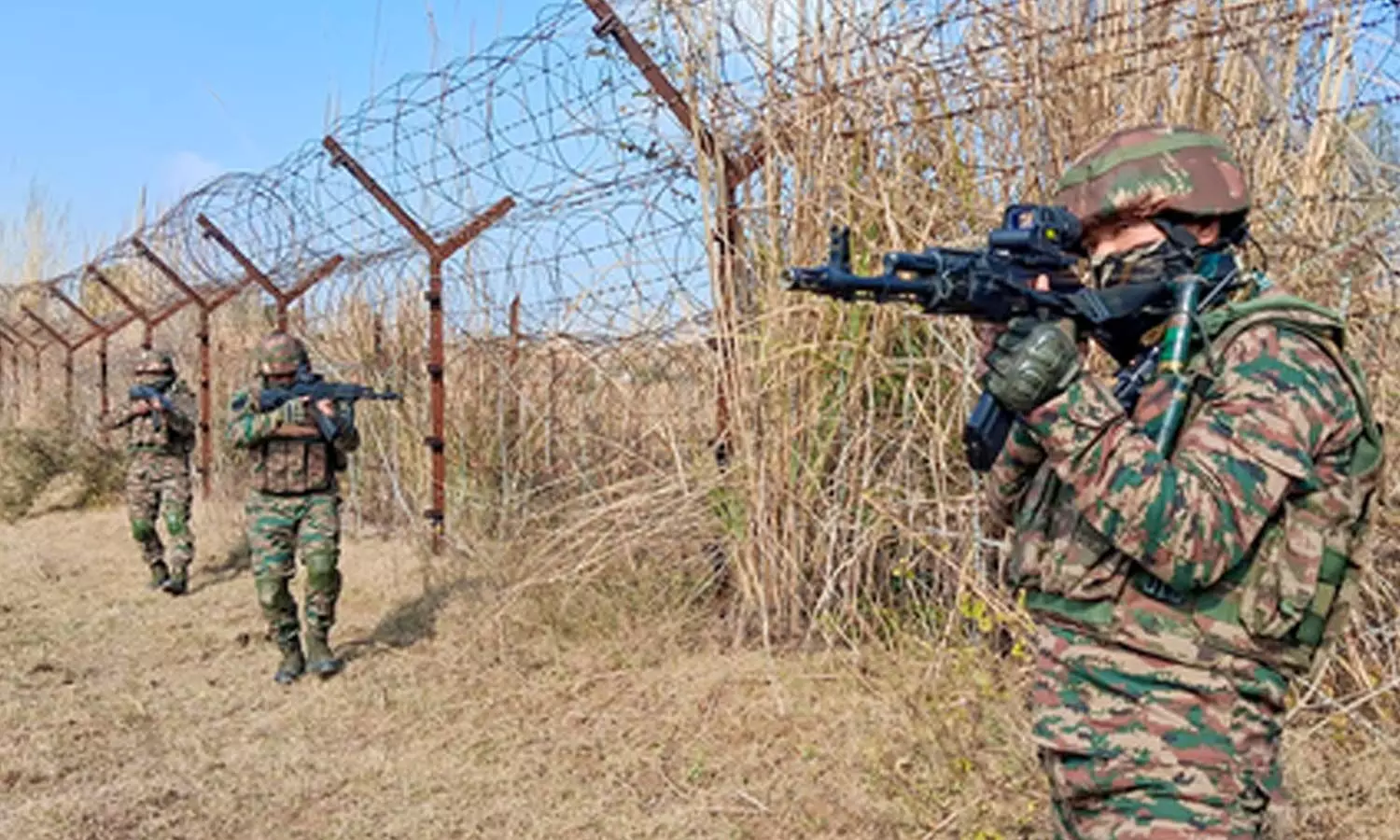 17-yr-old PoJK girl crosses LoC in Rajouri; handed over to J&K Police by Indian Army 17-yr-old PoJK girl crosses LoC in Rajouri; handed over to J&K Police by Indian Army