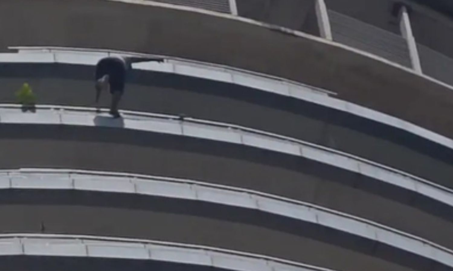 Man Dies After Fall From Noida’s Supernova Tower; Police Investigate