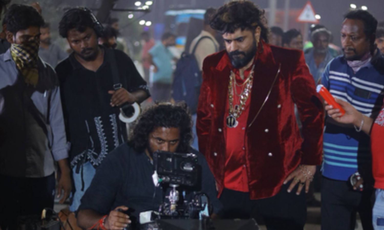 Benz Begins Fourth Schedule With Nivin Pauly as Antagonist