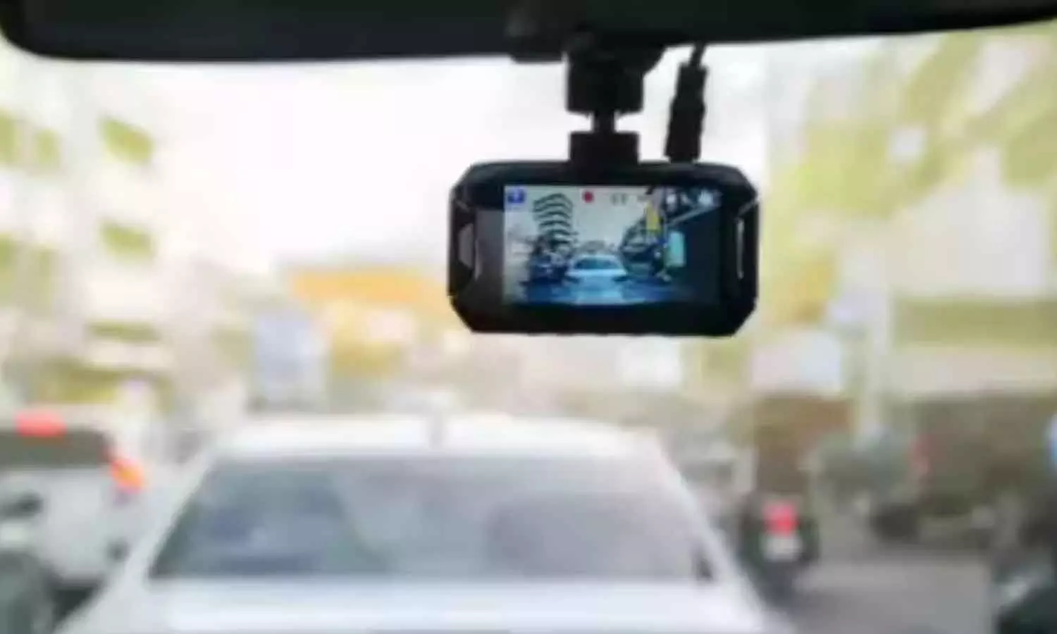 Bengaluru Techi Uses Car’s Dashcam as AI Tool and Raises Pothole Compliant Bengaluru Techi Uses Car’s Dashcam as AI Tool and Raises Pothole Compliant