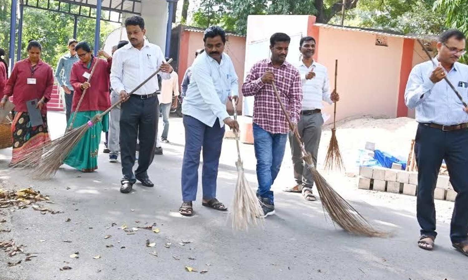 SCCL Begins Month-Long Cleanliness Campaign at Ramagundam