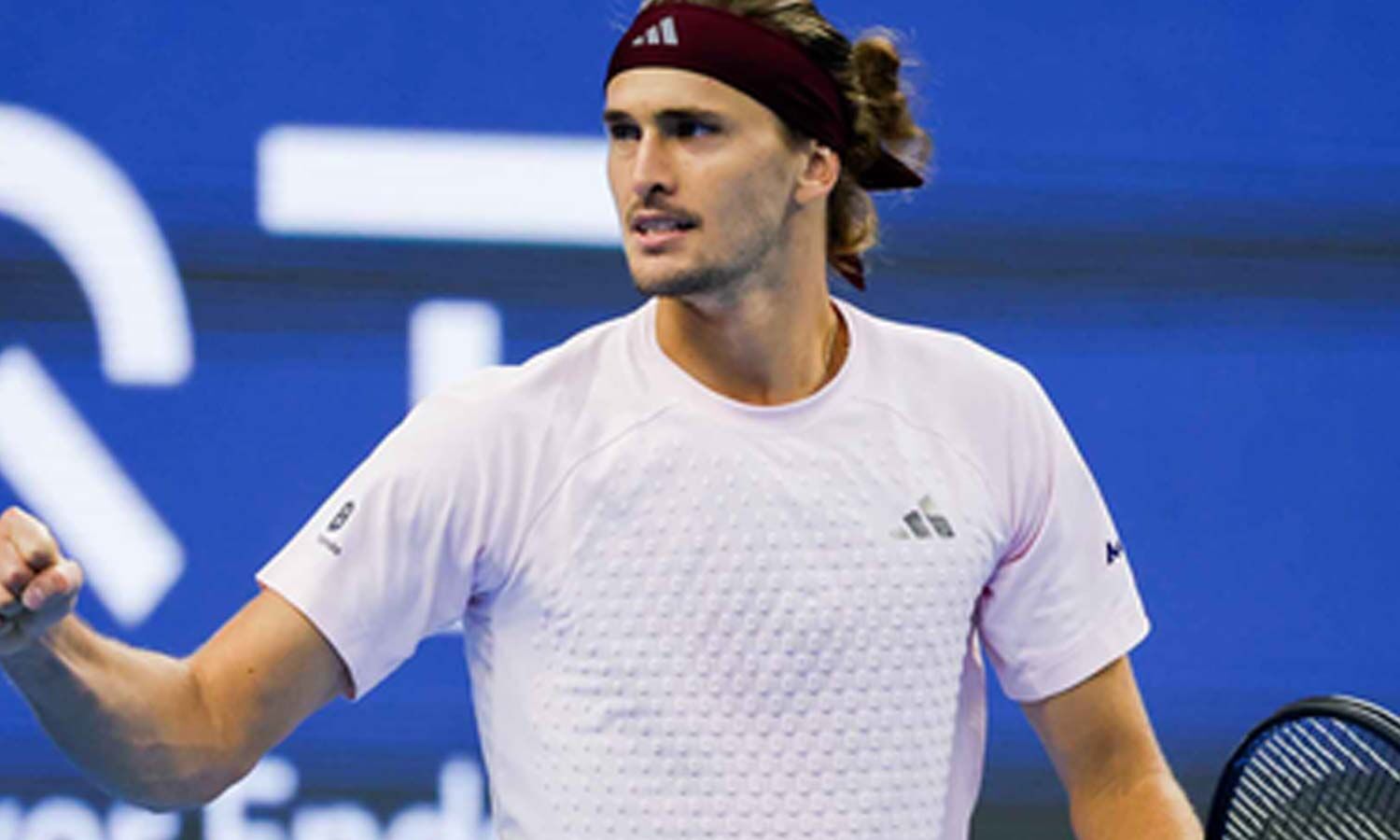 Zverev Sweeps Shang to Set Up Beijing Quarterfinal With Djokovic