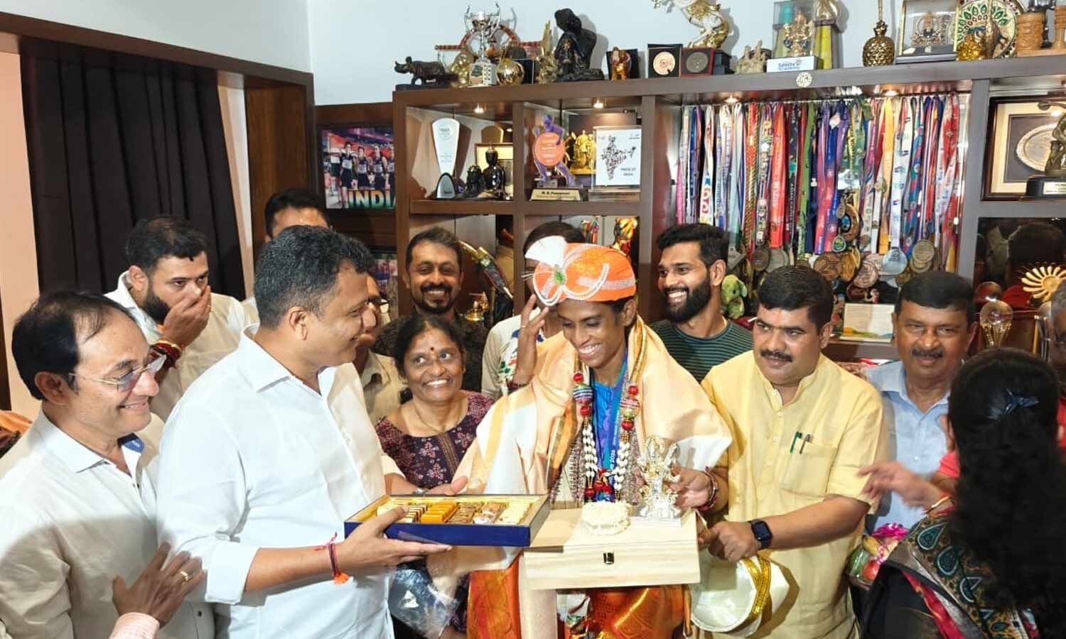 Leaders Congratulate Asian Games Gold Medallist M R Poovamma
