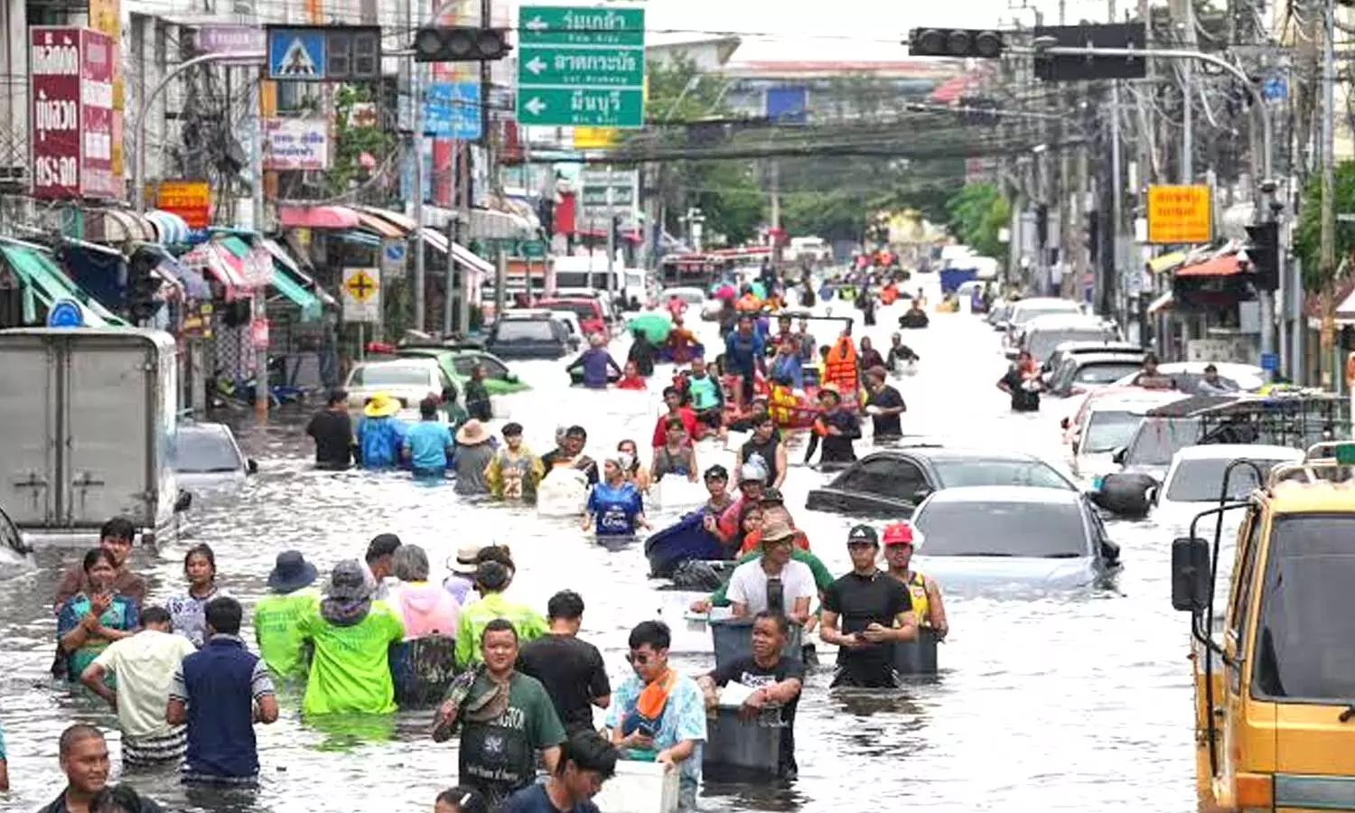 Thailand braces for more rain as death toll from recent flooding hits 31 Thailand braces for more rain as death toll from recent flooding hits 31