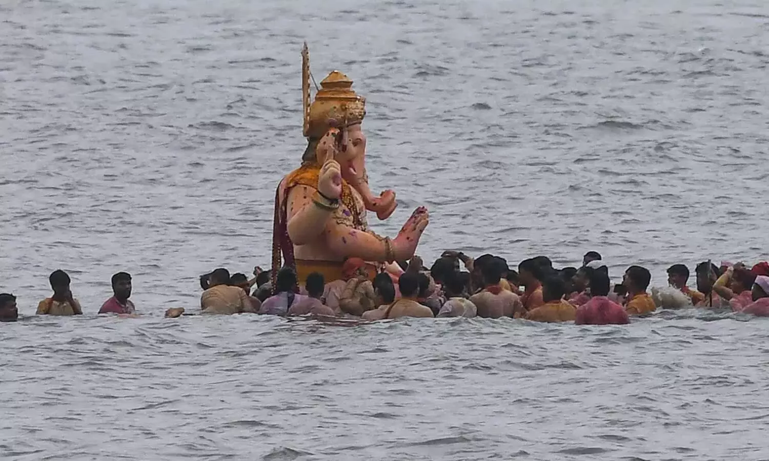 DC in a battle of wits with SP over Ganesh idol immersion DC in a battle of wits with SP over Ganesh idol immersion