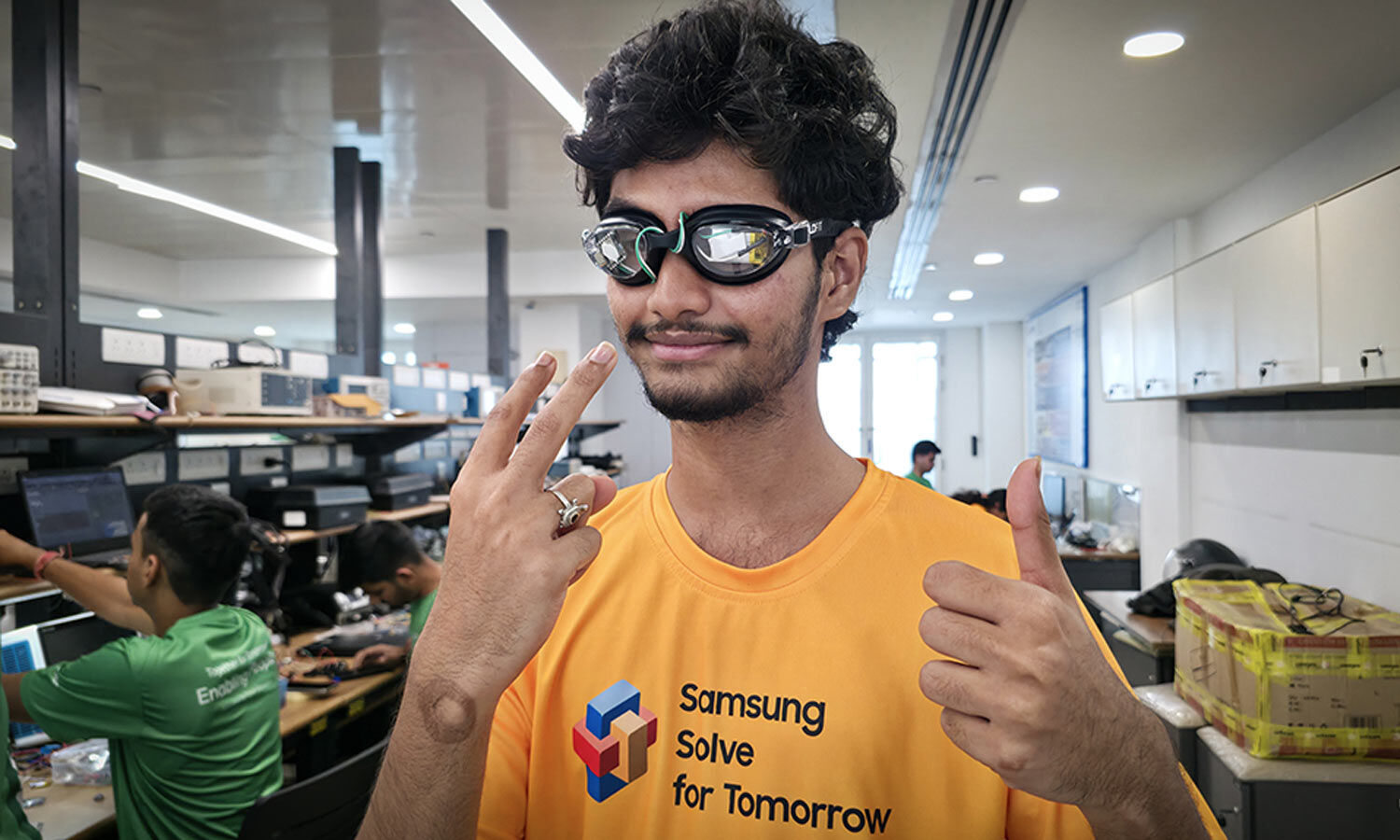 Engineering Student Develops Smart Goggles for Visually Impaired Swimmers