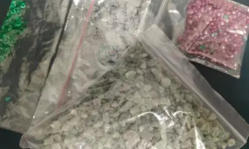 Customs officials at Delhis Indira Gandhi International Airport have arrested