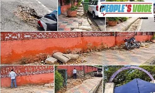 Koti Women’s College  road bugs pedestrians!