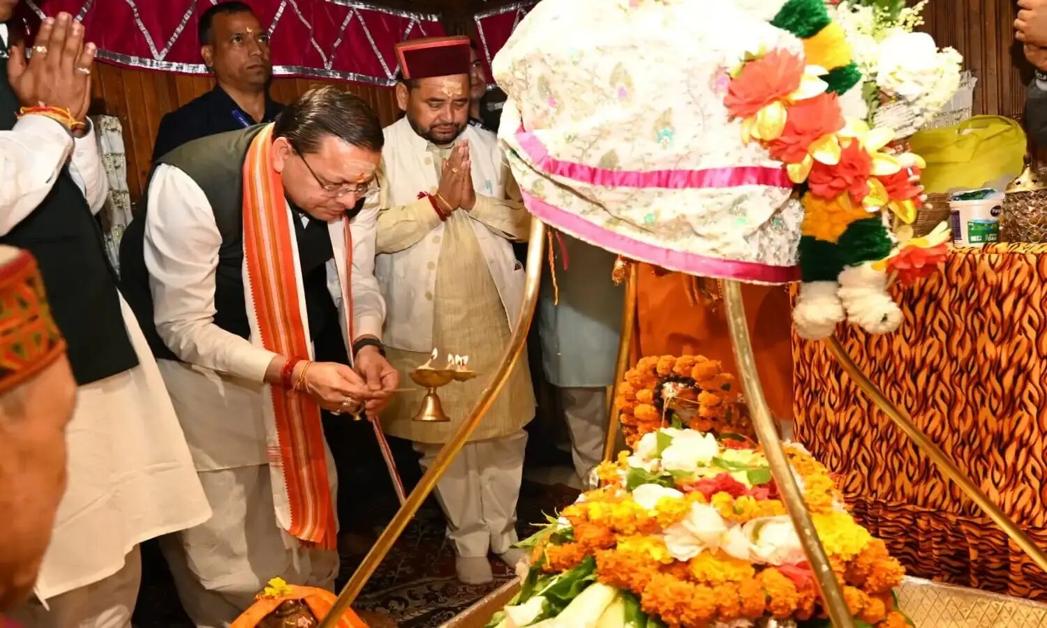 Dhami Offers Prayers for Modi's 25 Years in Public Life