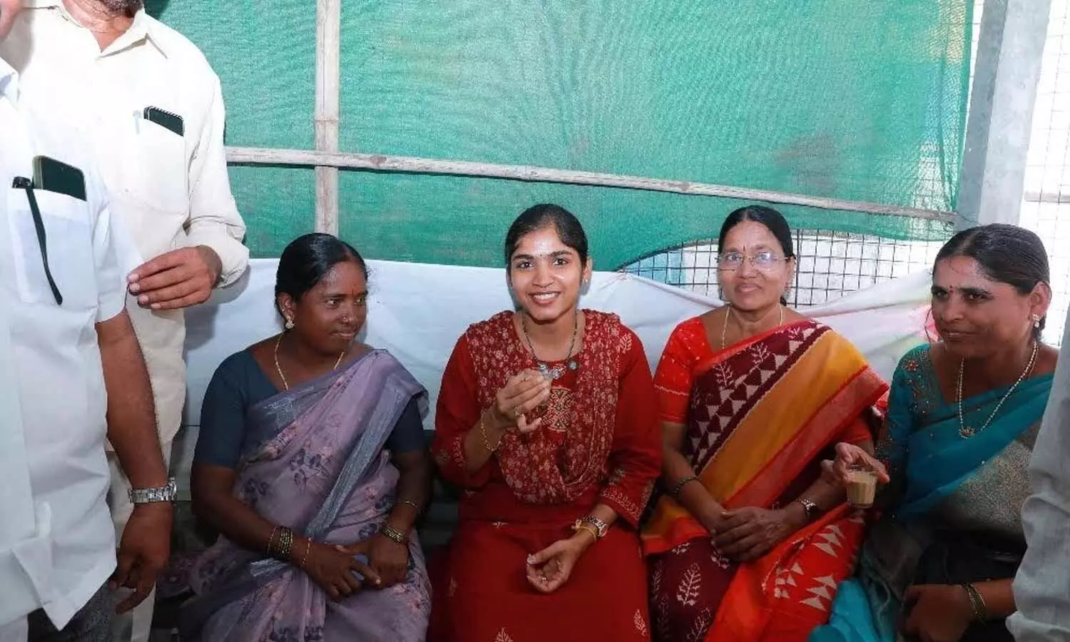 MLA Yashaswini connects with activists over tea MLA Yashaswini connects with activists over tea