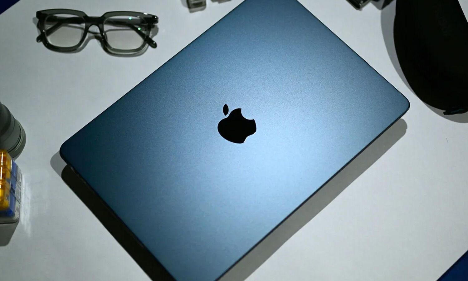 Apple May Unveil Touch-Screen MacBook at October 27 Event