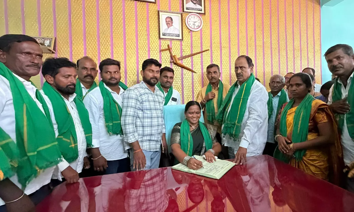 Congress people’s government is committed to the welfare of farmers Congress people’s government is committed to the welfare of farmers