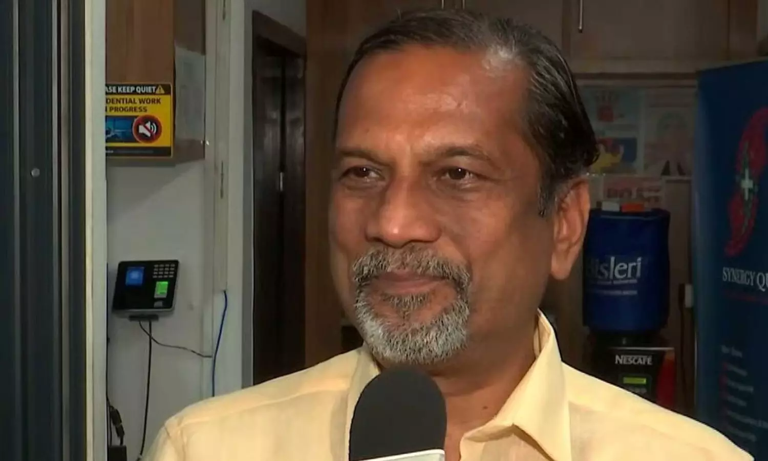 Sridhar Vembu Urges Indian Techies in US to Return Home After Green Card Freeze Sridhar Vembu Urges Indian Techies in US to Return Home After Green Card Freeze