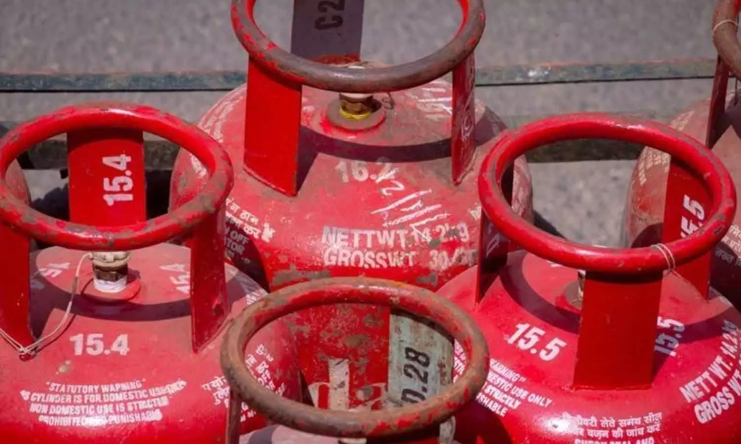 UP Cabinet clears 2 free LPG refills for Ujjwala beneficiaries UP Cabinet clears 2 free LPG refills for Ujjwala beneficiaries
