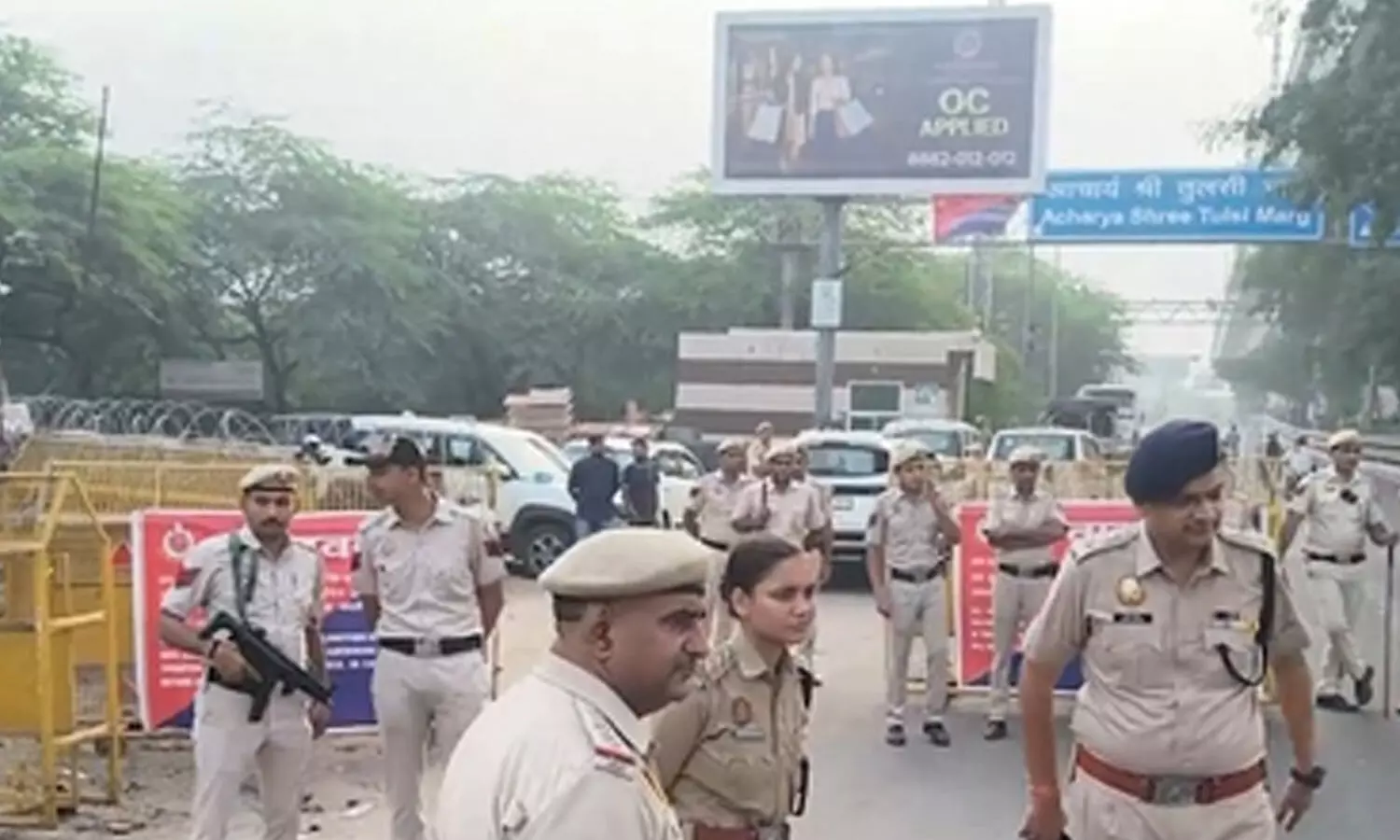 Delhi on high alert ahead of Jantar Mantar protest; Metro stations closed, borders sealed Delhi on high alert ahead of Jantar Mantar protest; Metro stations closed, borders sealed
