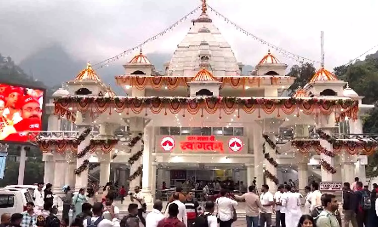 Devotees throng temples across country on first day of Shardiya Navratri Devotees throng temples across country on first day of Shardiya Navratri