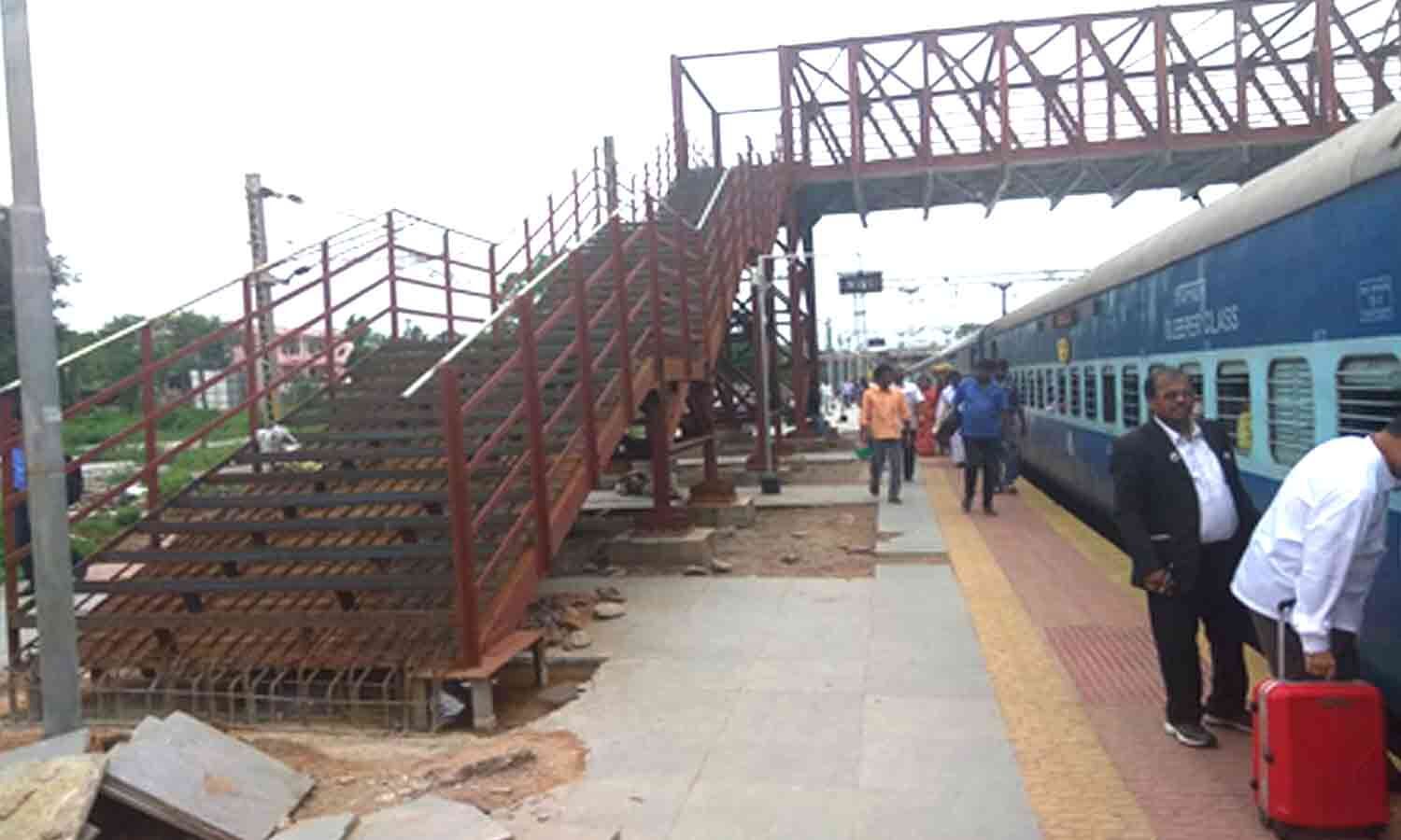 Railway Boards Open Applications for 3,548 Graduate-Level Jobs