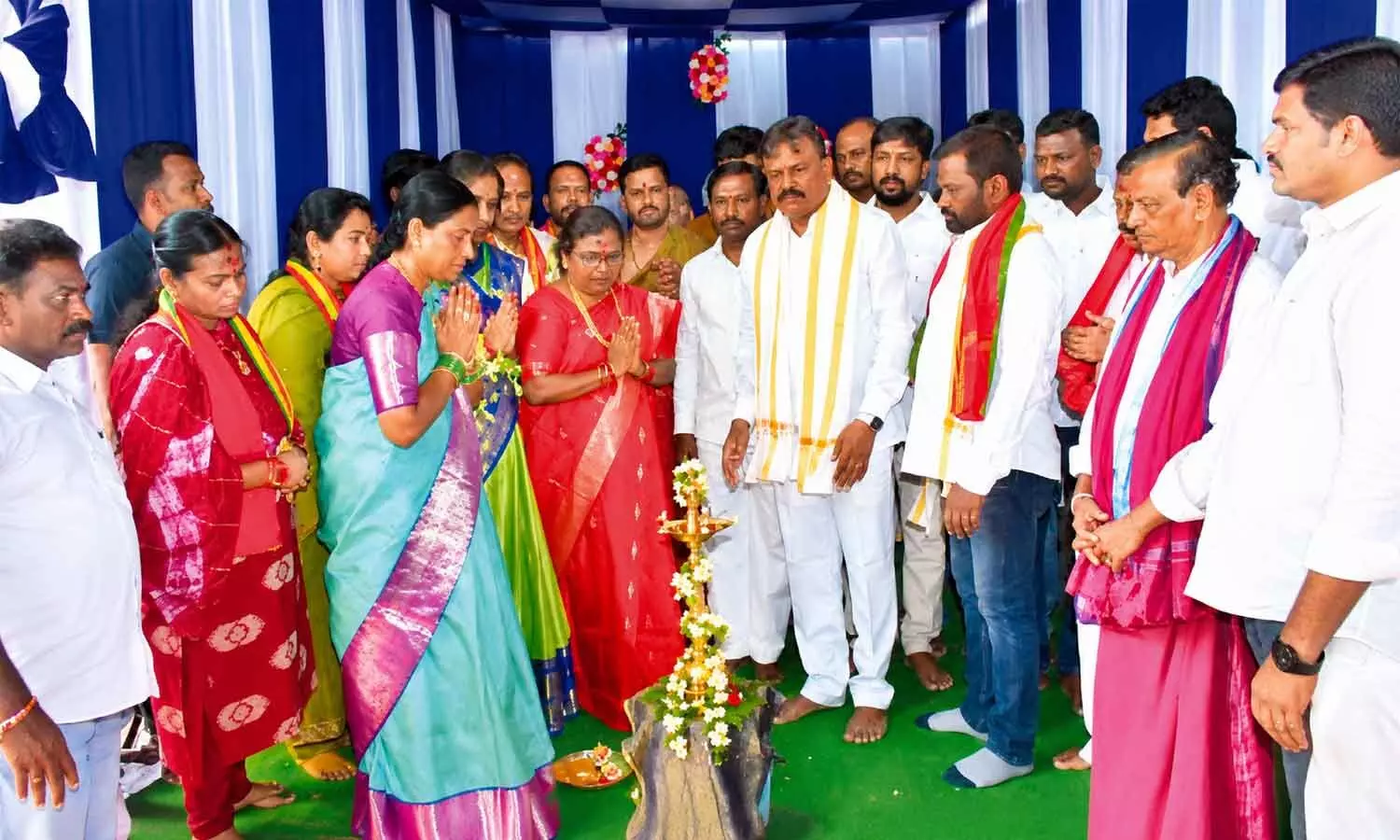 Konda Surekha inaugurates Navaratri festivities at Kanaka Durga temple Konda Surekha inaugurates Navaratri festivities at Kanaka Durga temple