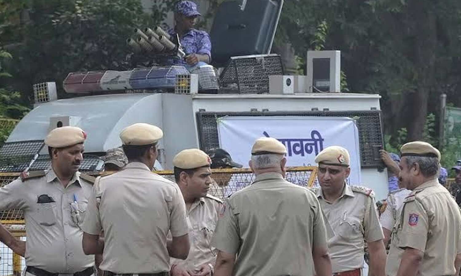 Delhi Protest Restrictions Disrupt Travel for Protesters and Workers