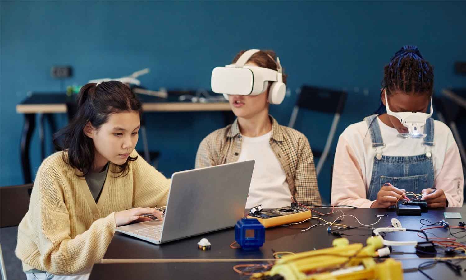 Schools Combine AI and Skills to Prepare Students for Future Jobs