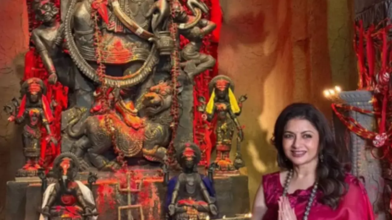 Actress Bhagyashree extended her Navratri wishes Actress Bhagyashree extended her Navratri wishes