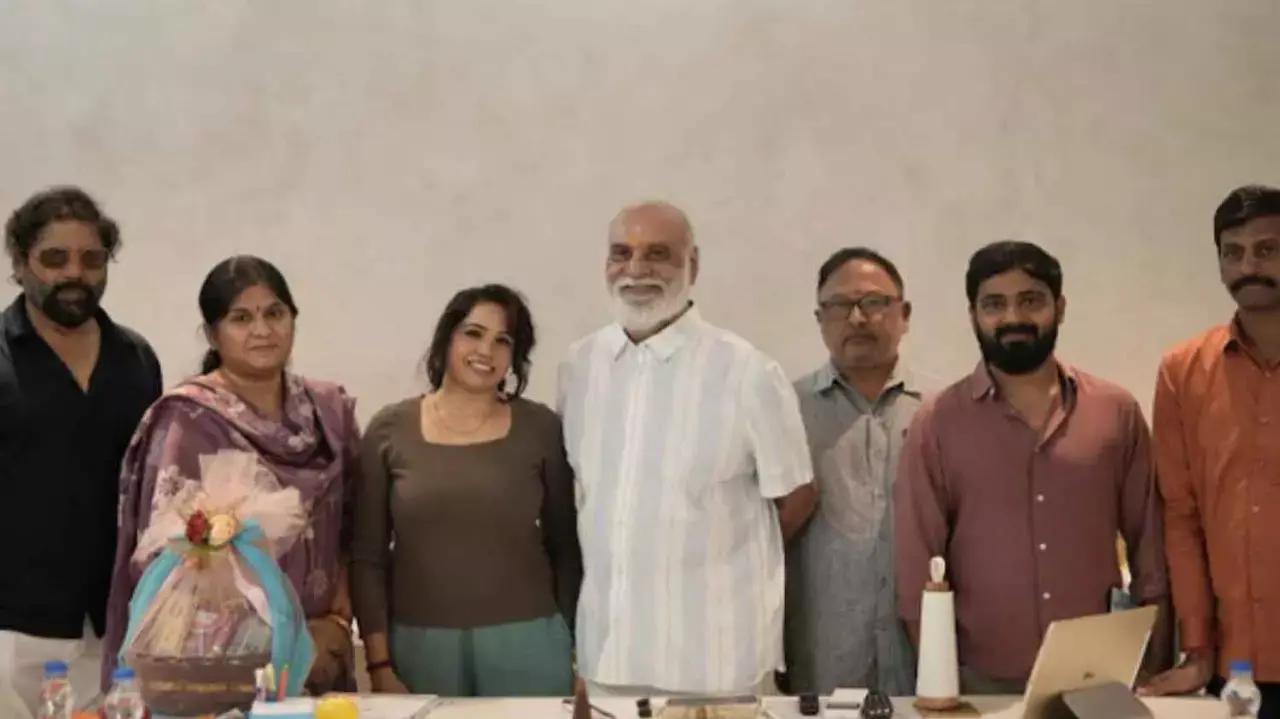 K Raghavendra Rao unveils ‘Arere Vinavaa’ from ‘Naa Wife Missing’ K Raghavendra Rao unveils ‘Arere Vinavaa’ from ‘Naa Wife Missing’