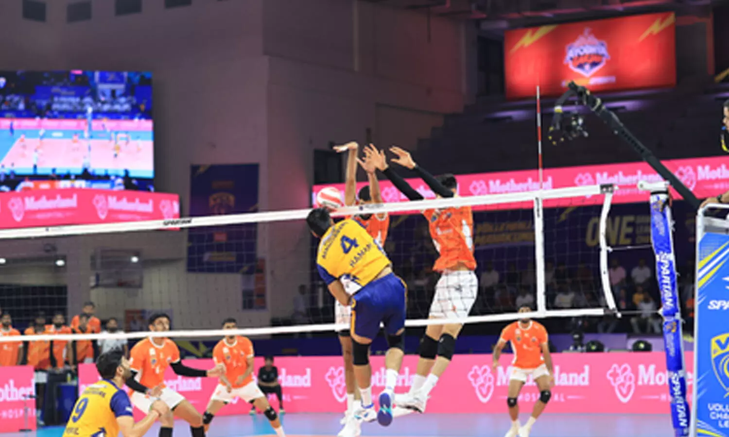 Punjab AeroStrikers bounce back to beat Ayodhya Garjan, Tamil Titans qualify for VCL Super 6 Punjab AeroStrikers bounce back to beat Ayodhya Garjan, Tamil Titans qualify for VCL Super 6