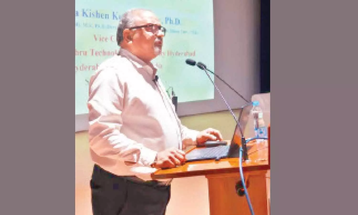 JNTUH Vice-Chancellor delivers lecture on ‘the supreme absolute truth diagram’ JNTUH Vice-Chancellor delivers lecture on ‘the supreme absolute truth diagram’