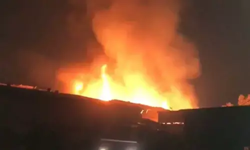 Fire breaks out at furniture warehouse