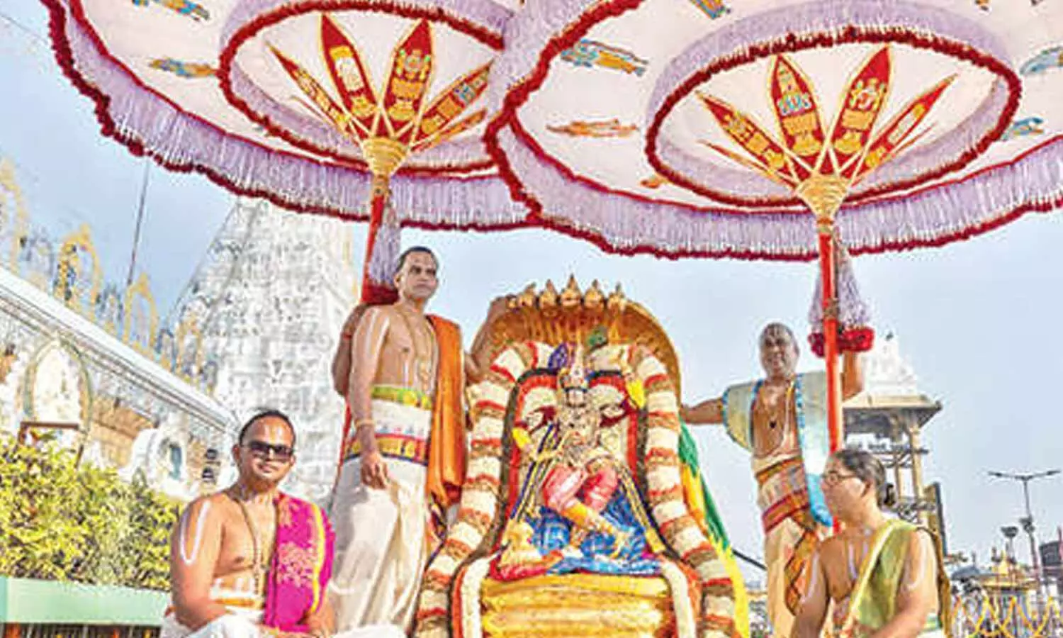 Lord Sri Malayappa Swamy in Dwaraka Krishna Alankaram being carried on the five-headed Chinna Sesha Vahanam along the Mada Streets at Tirumala on Tuesday Lord Sri Malayappa Swamy in Dwaraka Krishna Alankaram being carried on the five-headed Chinna Sesha Vahanam along the Mada Streets at Tirumala on Tuesday